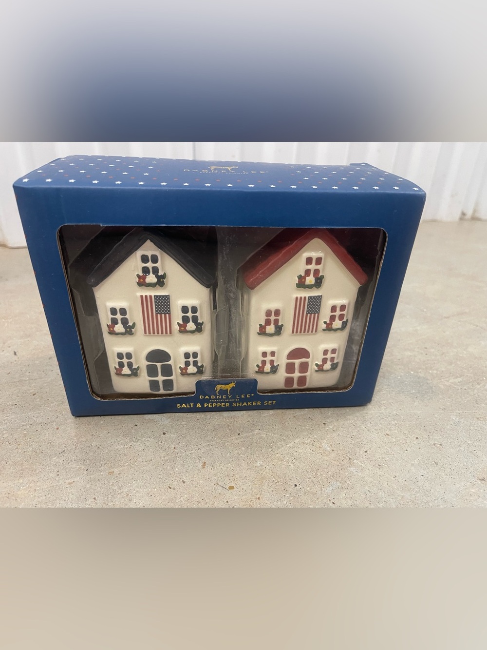 Dabney Lee patriotic salt pepper shaker set - Brand new!